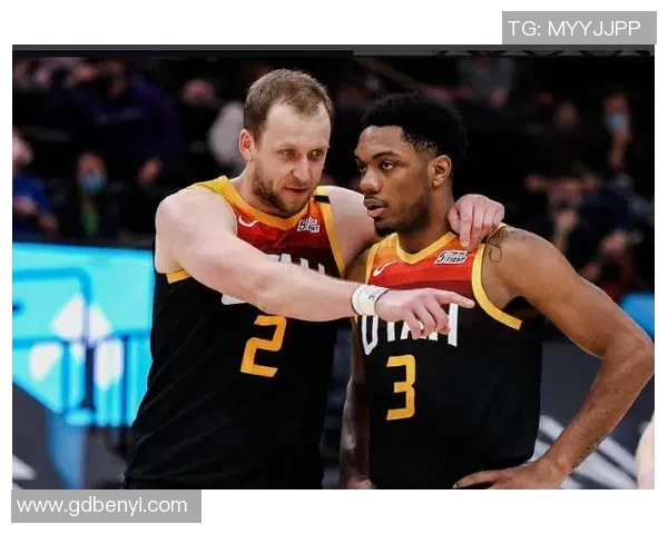 填满数据栏！戴维恩-米切尔半场6中4 贡献10分3板4助2断1帽0失误