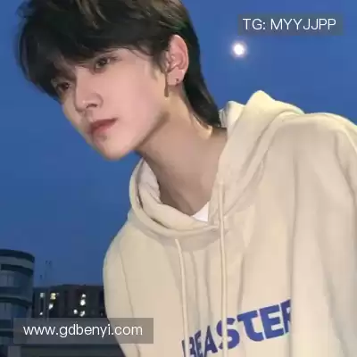 黄婧茵